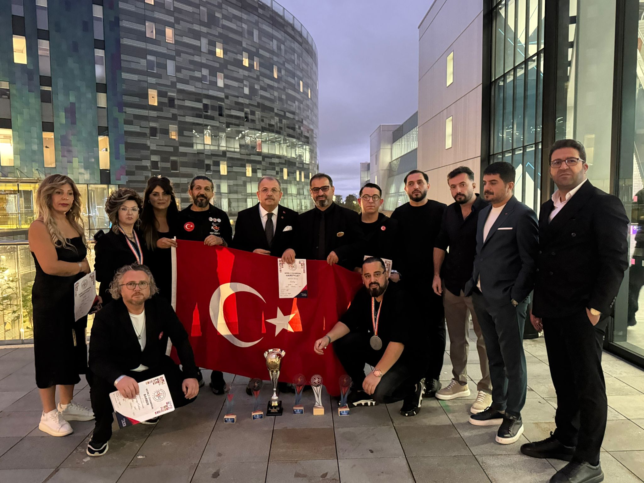 Malatyalı kuaförün de bulunduğu kuaför milli takımı Dünya 3.'sü oldu