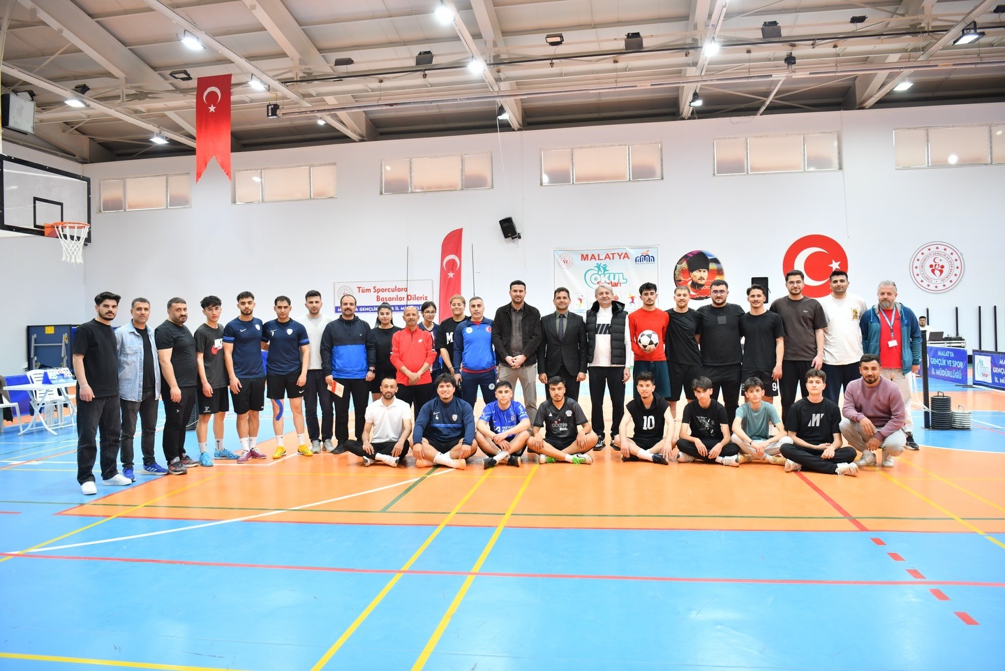 YEŞİLYURT BELEDİYESİ 3. AYAK TENİSİ TURNUVASI COŞKULU BAŞLANGIÇLA START ALDI